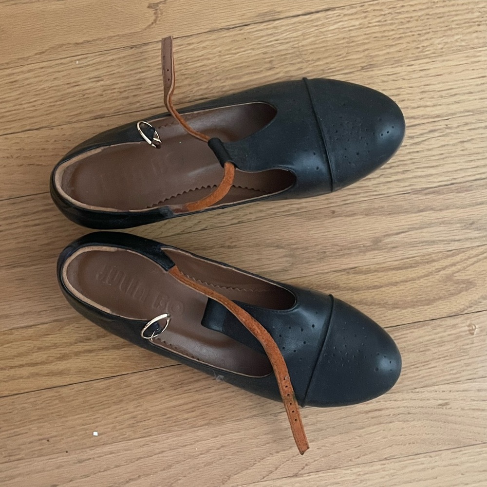 Chic Black and Tan Women's Loafers